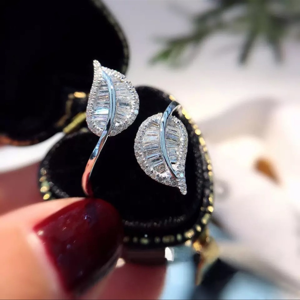 Luxury Leaf Ring
